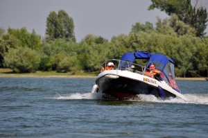 Plimbare cu barca in Delta Dunarii la pensiunea Carasuhat        